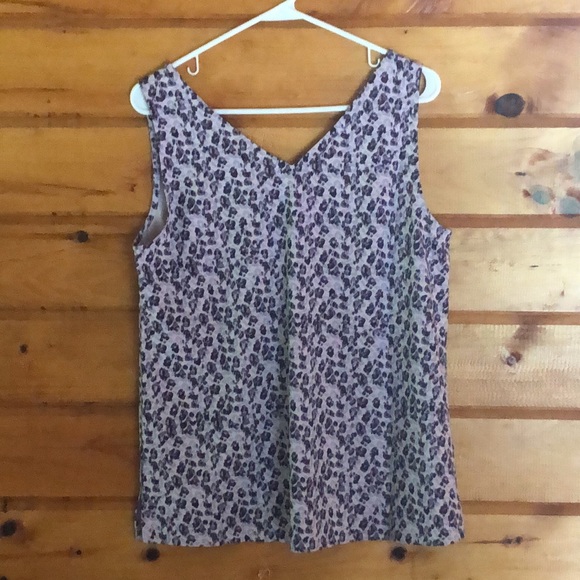 Eddie Bauer Departure V-Neck Tank Top - New - Picture 2 of 7